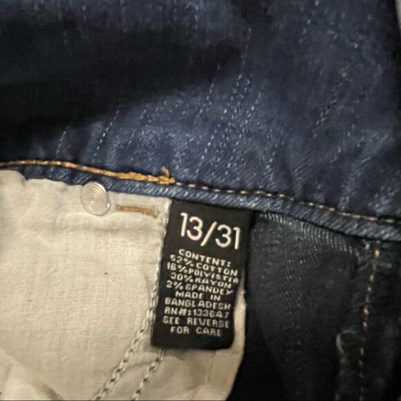 Celebrity Pink Denim Bermuda Shorts ~ size 13/31 - Picture 6 of 6